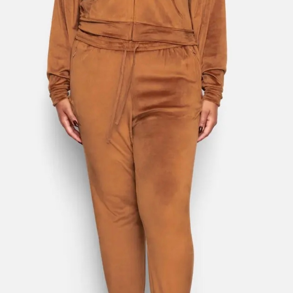 SKIMS velour joggers